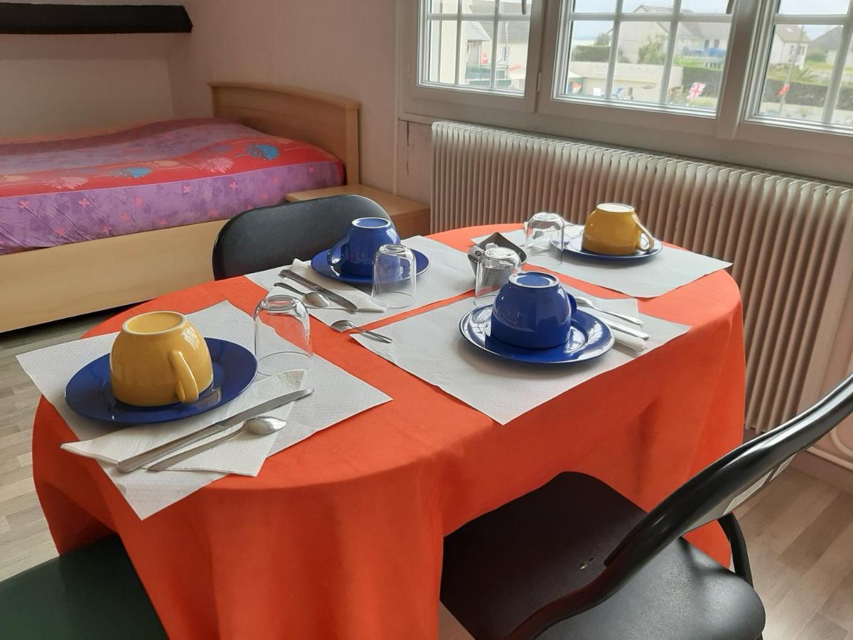 Utah Beach Bed & Breakfast Sainte-Marie-du-Mont  Exterior photo