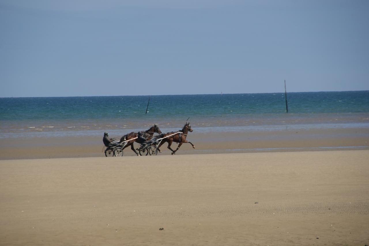 Utah Beach Bed & Breakfast Sainte-Marie-du-Mont  Exterior photo